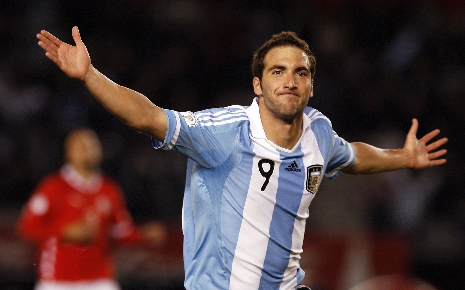 范戴克领军德国力克佛罗伦萨,一人之力扛起胜利旗帜